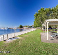 10 'Magnus Gardens' 7 Magnus Street - air conditioned  walk to town centre - Northern Rivers Accommodation