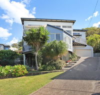 10 Barra Crescent Coolum Beach 500 BOND WIFI walking distance to beach - Northern Rivers Accommodation