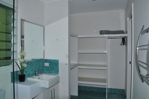 10 Double Island Drive - Modern Family Home, Centrally Located, Swimming Pool & Outdoor Area - Northern Rivers Accommodation 2