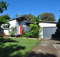 10 Double Island Drive - Modern family home centrally located swimming pool  outdoor area - Northern Rivers Accommodation