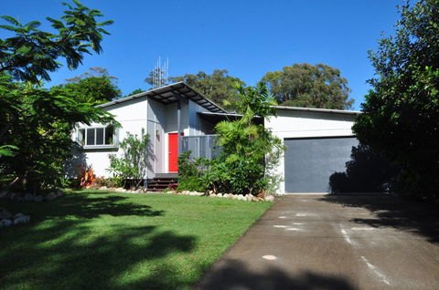 10 Double Island Drive - Modern Family Home, Centrally Located, Swimming Pool & Outdoor Area - Northern Rivers Accommodation 0