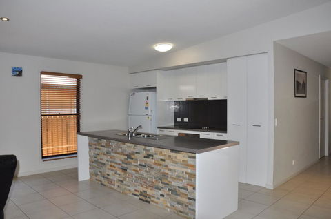 12 Satinwood Drive - Family Home With Swimming Pool Located In Natural Bushland And Close To Beach - Northern Rivers Accommodation 3