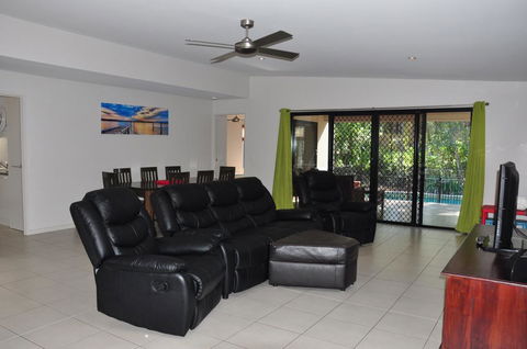 12 Satinwood Drive - Family Home With Swimming Pool Located In Natural Bushland And Close To Beach - Northern Rivers Accommodation 1