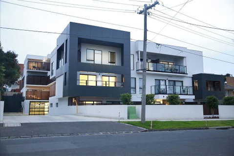 136, Light-filled Homely Box Hill Apt, 2Bed2BathFreeParking - Northern Rivers Accommodation 0