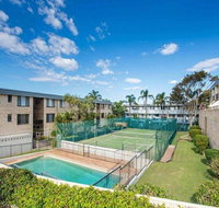 14 'THE DUNES' 38 MARINE DR - LARGE UNIT WITH POOL TENNIS COURT AND DIRECTLY ACROSS FROM FINGAL - Northern Rivers Accommodation