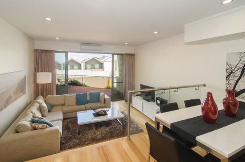 16 Seine Bay Apartment - Northern Rivers Accommodation 1