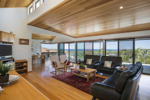 17 Canberra Crescent - Prestige Views At Burrill Lake - Northern Rivers Accommodation 0