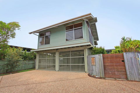18 Northbeach Place, Mudjimba Beach - Pet Friendly, Linen Included, WIFI - Northern Rivers Accommodation 0