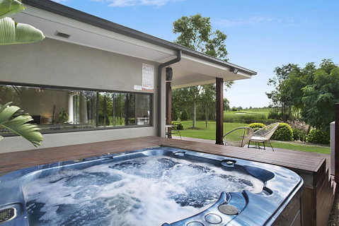 1OAK - Northern Rivers Accommodation 0
