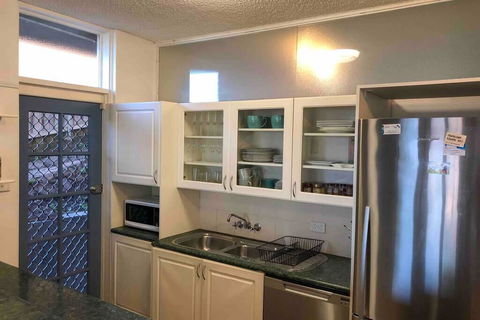 2 Bedroom, SHORT Walk To CBD,BEACH And DARBY ST - Northern Rivers Accommodation 2