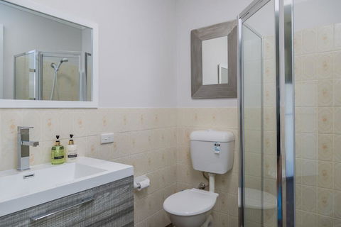 235 Mitchell Parade, Mollymook - Northern Rivers Accommodation 3