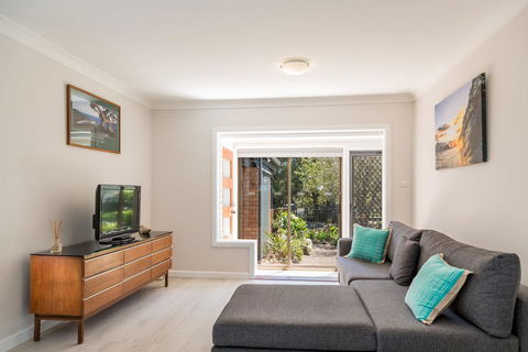 235 Mitchell Parade, Mollymook - Northern Rivers Accommodation 0