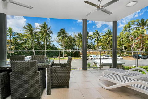 Belle Escapes 4 Sims Esplanade Yorkeys Knob - Northern Rivers Accommodation 0