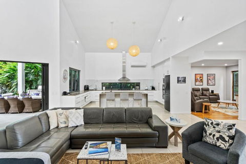 Belle Escapes Villa Aurelia - Northern Rivers Accommodation 2