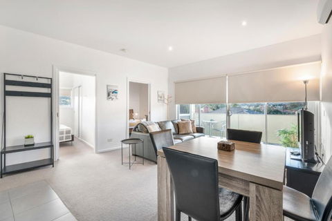Bellerive Quay - 2 Bedroom Apartment - Free Parking - Free WIFI - Northern Rivers Accommodation 3