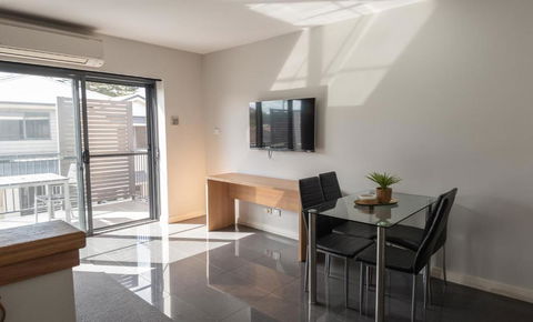 Cardiff Executive Apartments - Northern Rivers Accommodation 4
