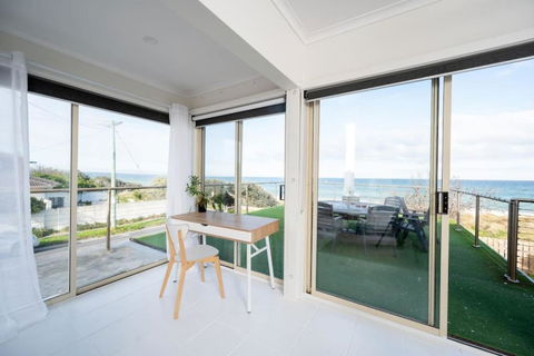 ChelseaVue - Designer Beachside Townhouse Retreat - Northern Rivers Accommodation 3