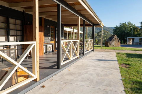 Dartmouth Hotel Pub - Northern Rivers Accommodation 4