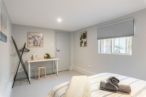 Detached Double Room - Seconds To Transport - Close To China Town - Shared Bathroom - Northern Rivers Accommodation 1