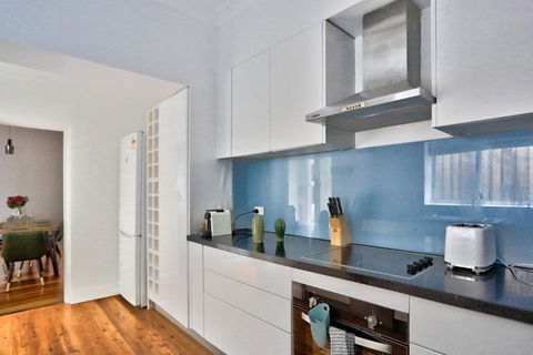 Darling Harbour 3 Bedroom House Glebe 2 E-Bikes Included - Northern Rivers Accommodation 3