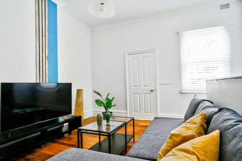 Darling Harbour 3 Bedroom House Glebe 2 E-Bikes Included - Northern Rivers Accommodation 1