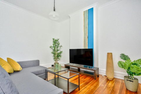 Darling Harbour 3 Bedroom House Glebe 2 E-Bikes Included - Northern Rivers Accommodation 0