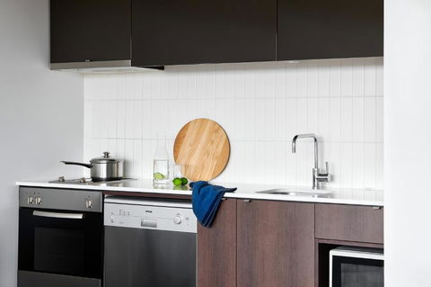 Dandenong Central Apartments Official - Northern Rivers Accommodation 4