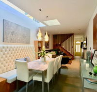 3 Storey Home Close Walk to Fox Studios SCG  City - Northern Rivers Accommodation