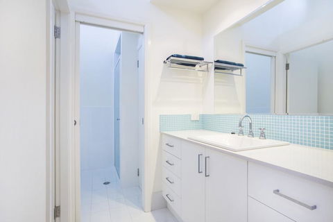 33 Bangalow - Narrawallee's Beautiful Bungalow - Northern Rivers Accommodation 1