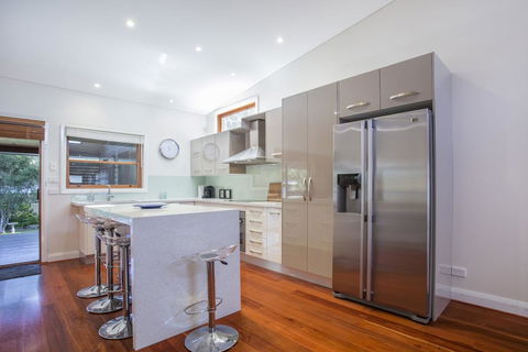 33 Bangalow - Narrawallee's Beautiful Bungalow - Northern Rivers Accommodation 2