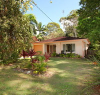 35 Santa Monica Avenue Coolum Beach Pet Friendly Linen Included - Northern Rivers Accommodation