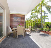 356 ' Oaks Pacific Blue' 265 Sandy Point Rd - Air conditioned direct pool access and suited for disability - Northern Rivers Accommodation