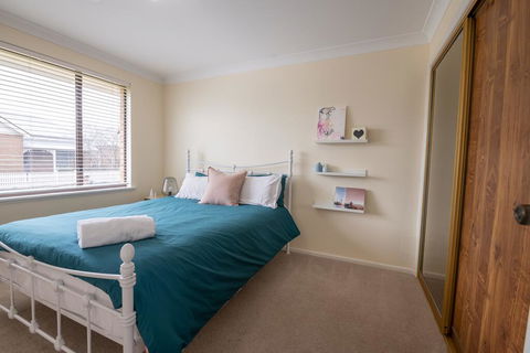 42 Rosemary Lane - Central Orange - Spacious Family Home - Quiet Lane - Northern Rivers Accommodation 2