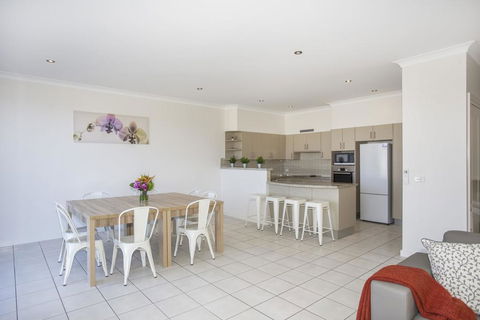 5/14 Dolphin St- Dolphin 5 At Ulladulla - Northern Rivers Accommodation 3