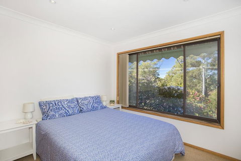 57 Carroll Ave Mollymook Beach - Relaxed Homely Retreat - Northern Rivers Accommodation 3