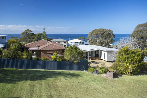 58 Lockhart Ave - Unlock Mollymook's Heart - Northern Rivers Accommodation 3
