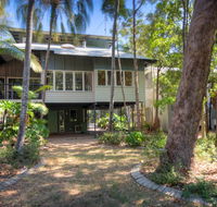 6 Satinwood Drive - Rainbow Shores Stylish Beach House Free WiFi - Northern Rivers Accommodation