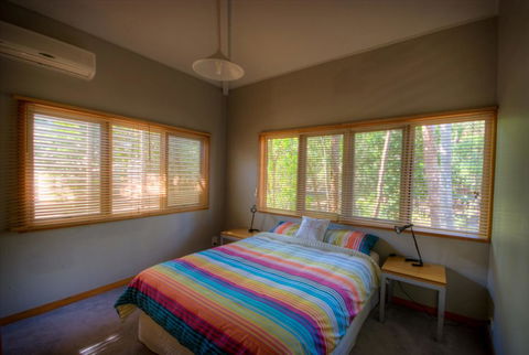 6 Satinwood Drive - Rainbow Shores, Stylish Beach House, Free WiFi - Northern Rivers Accommodation 2