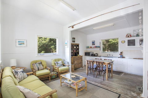 681 Murramarang Rd - Retro Beach Cottage - Northern Rivers Accommodation 2