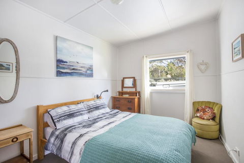 681 Murramarang Rd - Retro Beach Cottage - Northern Rivers Accommodation 3