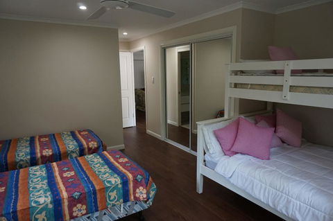 7 Belle Court - Rainbow Shores, Huge Beach House, Ducted Air Con, Pets Welcome - Northern Rivers Accommodation 1