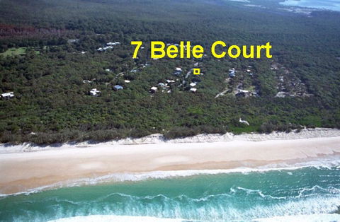 7 Belle Court - Rainbow Shores, Huge Beach House, Ducted Air Con, Pets Welcome - Northern Rivers Accommodation 3