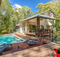 7 Naiad Court - Rainbow Shores Perfect Beach House Swimming Pool and Walk To Beach Aircon Wi-Fi - Northern Rivers Accommodation