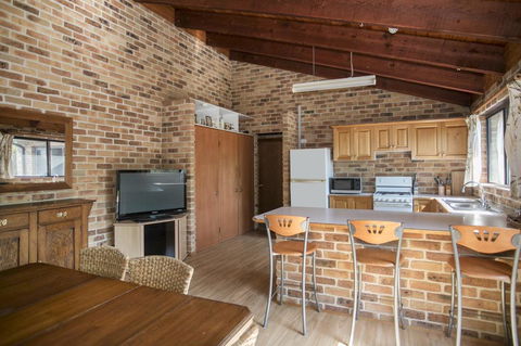 75 River Rd - Tabourie Hideaway - Northern Rivers Accommodation 2