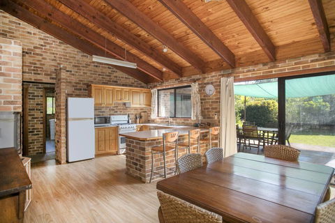 75 River Rd - Tabourie Hideaway - Northern Rivers Accommodation 0