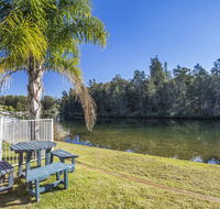 77 Lake Entrance Rd - Waterfront Wonder - Northern Rivers Accommodation