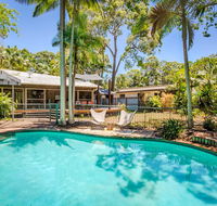 8 Satinwood Drive - Rainbow Shores Architecturally Designed Pool Walk to Beach - Northern Rivers Accommodation