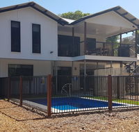 9 Ibis Court - pool beach volleyball air conditioning - Northern Rivers Accommodation