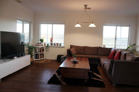 A Better Life Animal Sanctuary FarmStay - Private Two-Bedrooms, Lounge Room & Bathroom & Toilet, Shared Kitchen - Northern Rivers Accommodation 3