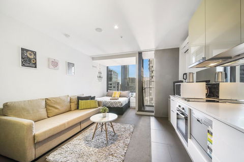 A Charming Studio With Stunning City Views - Northern Rivers Accommodation 0